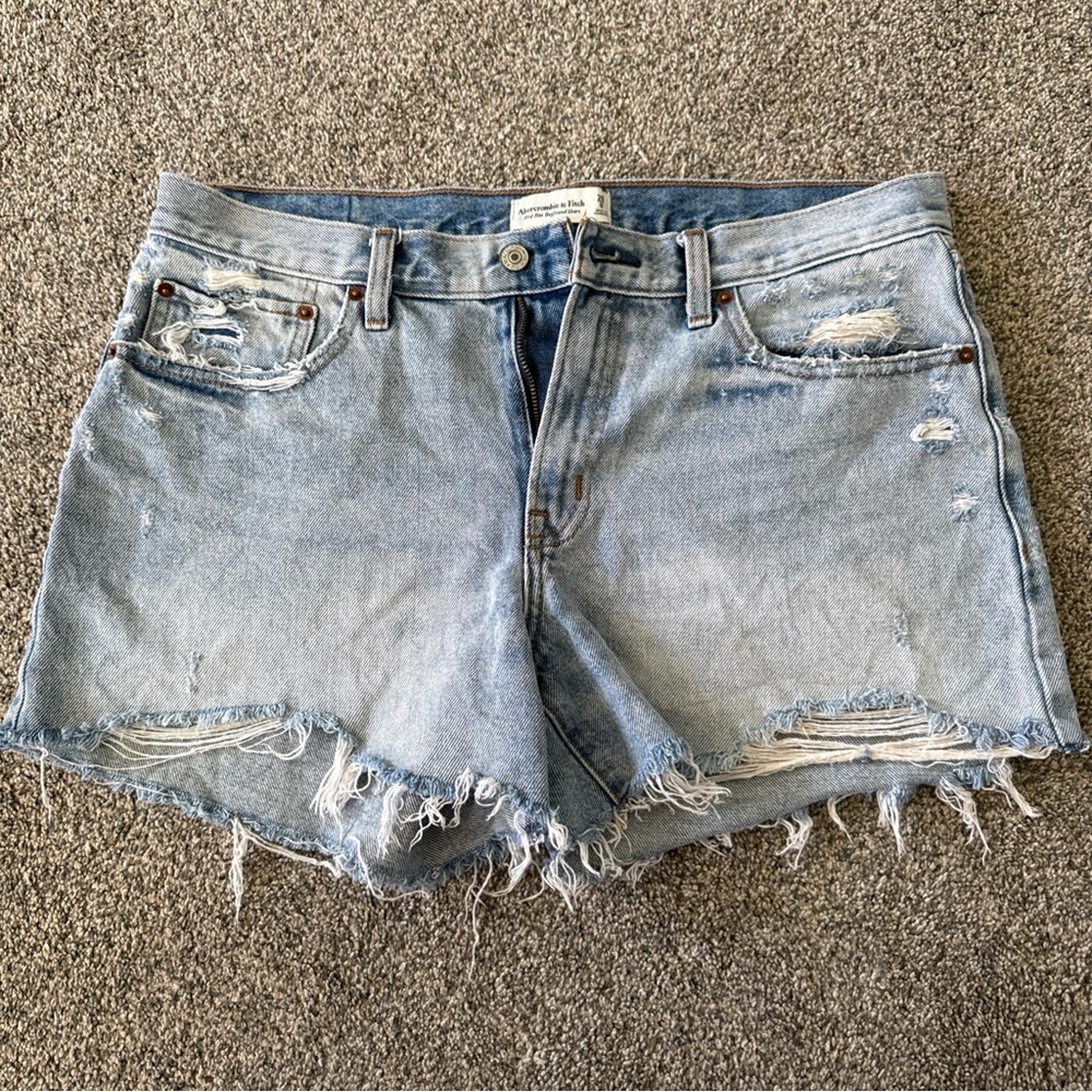 Abercrombie & Fitch Mid Rise Boyfriend Light Blue Distressed Jean Shorts - 29/8